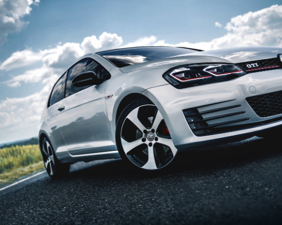 Çin ve ABD'deki kriz sonrası stratejisini değiştiren Volkswagen 186 milyar dolar yatırım kararı aldı