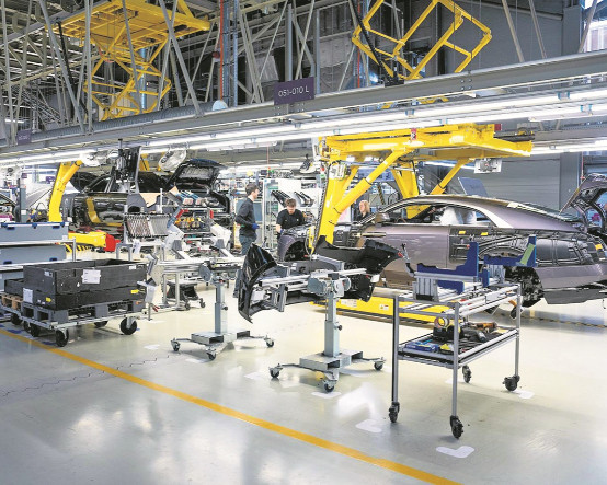 RollsRoyce’un sessiz fabrikasında bir gün….