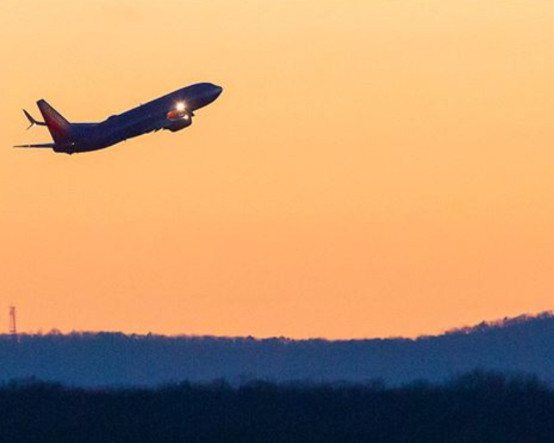 200 uçaklık satış satış sonrası Boeing hisseleri düştü: Çin'de imzalar atıldı, Wall Street'ten satış geldi