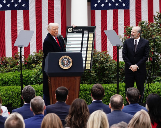 Trump'ın ek tarifeleri devreye girdi: Küresel ticarette belirsizlik arttı, dengeler altüst oldu