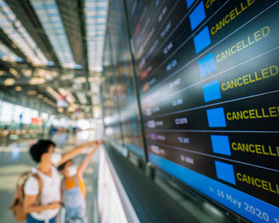 Orta Doğu hava sahası kapandı: Mahsur kalan binlerce yolcu havacılık sektöründe kriz yarattı