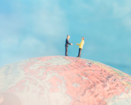 Gelen çağın paradigması: İnadına demokrasi inadına küresellik