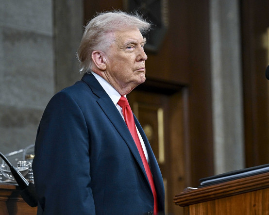 Trump: Petrol yaptırımlarını geçici olarak kaldırıyoruz