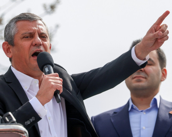 Özgür Özel'den 'Arapça İstiklal Marşı' tepkisi: Böyle bir utanmazlığın affı yok