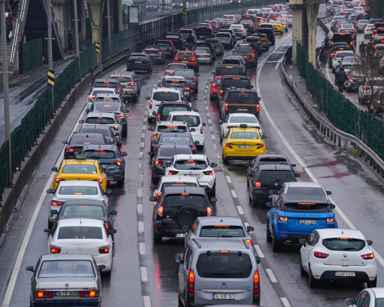 Bayram dönüşleri başladı: İstanbul istikametinde trafik yoğunluğu