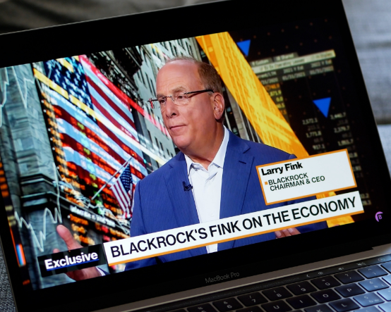 Larry Fink’ten uyarı: Yapay zeka çağında yatırım yapmayan geride kalabilir