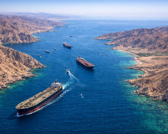 Hürmüz Boğazı'nda trafik artıyor: Savaş sonrası en yüksek seviyeye ulaştı