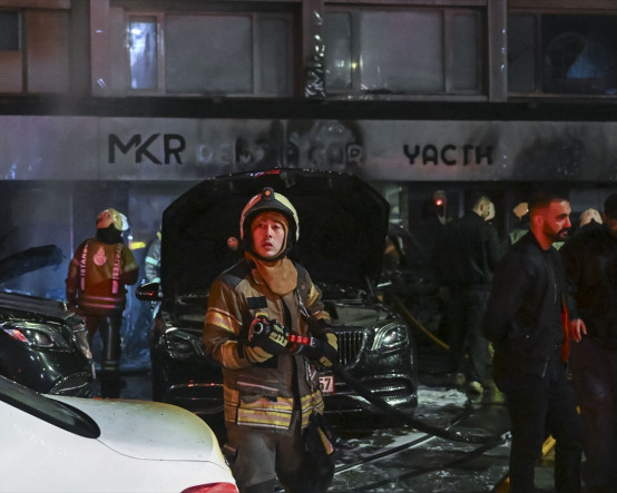 14 araç kül olmuştu: Beşiktaş'ta iş yerinin kundaklandığı görüntüler ortaya çıktı