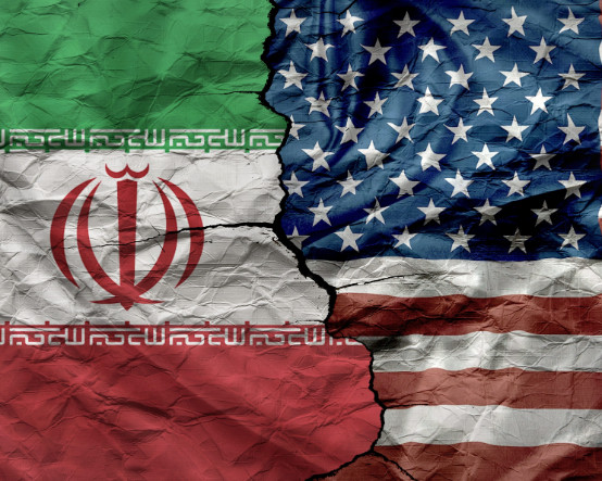 Barış görüşmeleri risk altında: ABD Hürmüz'de bir gemiye el koydu, İran'dan misilleme geldi