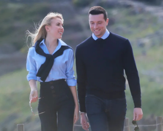 Cumhurbaşkanlığı'na giden 'romantik yol': Fransa'da aşırı sağın prensi Bardella, İtalyan prensesle el ele dergi kapağında