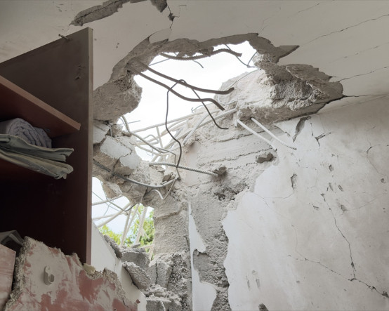 Lübnan'da bir bebek, babasının cenazesine düzenlenen İsrail saldırısında öldü