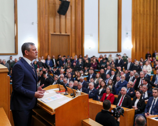 Özgür Özel'den eski adalet bakanlarına Gülistan Doku çağrısı: Bu not sizin haysiyetinize saldırdı