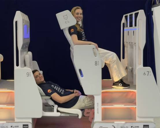 Uçaklarda çift katlı koltuk dönemi: Baş üstü dolaplar yerine yeni tasarım