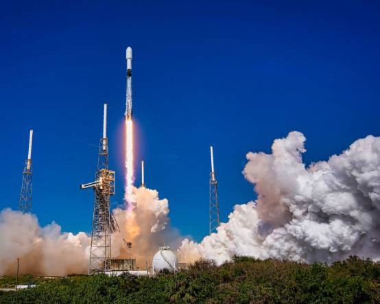 Uzayda 11 milyar dolarlık satranç: Amazon, Musk'ın Starlink'ini tahttan indirmeye geliyor