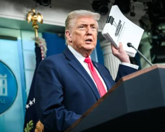 Trump'a ulaştırılmaya çalışılan gizemli mektup: Kurye Castro'nun torunu, Miami'de yakalandı