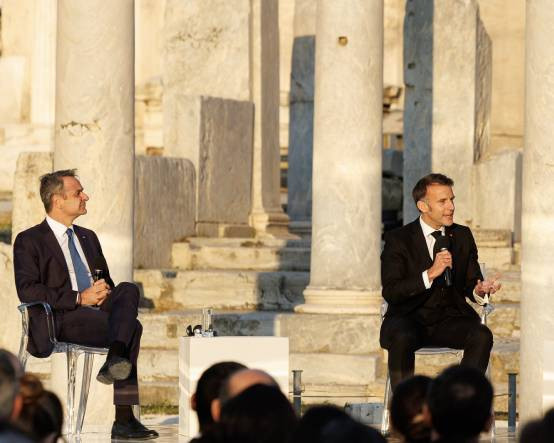 Macron'un Yunanistan ziyareti: Otomatik yenilenen savunma anlaşması, denizaltı satışı ve Orta Doğu