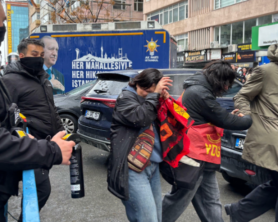 1 Mayıs sebebiyle Taksim'e yürümek isteyen 350 kişiye gözaltı