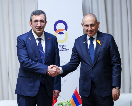 Emekli Türk büyükelçilerden Paşinyan'a tam destek
