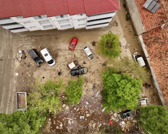 Samsun'da sağanak sele dönüştü: Ev ve iş yerleri sular altında kaldı, 12 kişi yaralandı