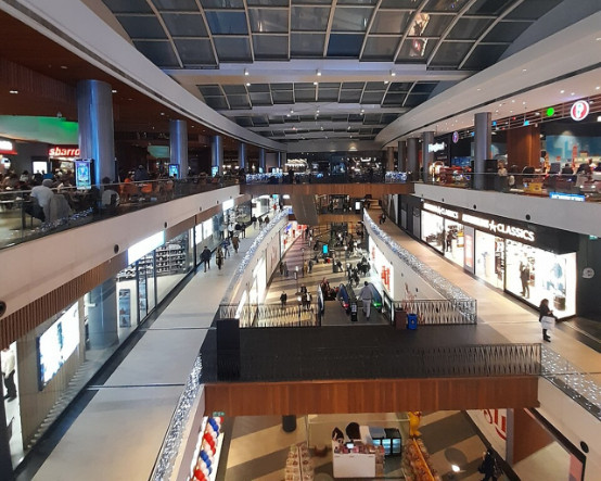 145 mağazalı dev AVM satılıyor