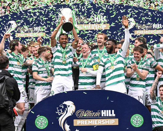 İskoçya Premiership'te şampiyon Celtic: Hearts için tarih 40 yıl sonra tekerrür etti