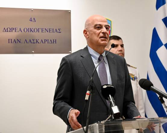 Yunanistan Savunma Bakanı Dendias: Ortada bir tehdit var, karşı taraftakiler hatırlatıyor