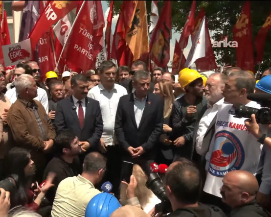 Özgür Özel, Doruk Madencilik işçilerini ziyaret etti: Alın terinin karşılığı verilene kadar buradayız!