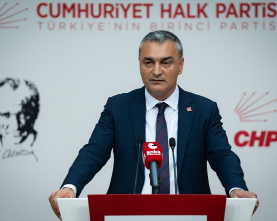 CHP Sözcüsü Sarı mahkemeyi işaret etti: PM'den istifaların muhatabı değiliz