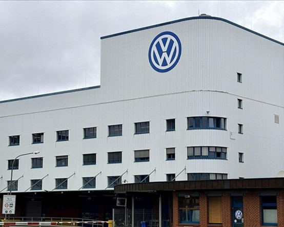 Alman hükümeti Volkswagen’in fabrika kapatma planlarını engellemeyi hedefliyor