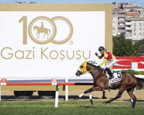 Türk at yarışçılığının derbisi: 100. Gazi Koşusu'nun kazananı belli oldu