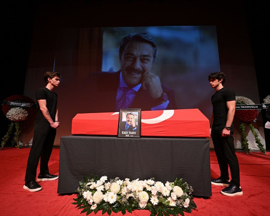 Usta sanatçıya veda: Kadir İnanır son yolculuğuna uğurlandı