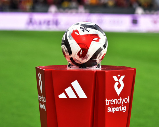 Süper Lig'de yeni sezon fikstürü çekildi: İşte derbi tarihleri