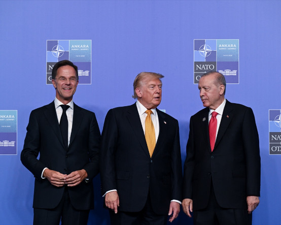 Sabah koşusu, diplomasi trafiği ve silah anlaşmaları: NATO Zirvesi'nin ikinci gününde neler yaşandı?