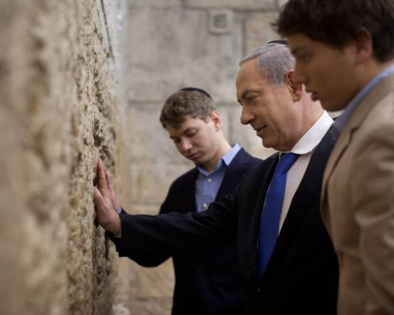 Hukuki yaptırım çemberinin etkisi: Netanyahu'nun oğlu babası yüzünden adını değiştirdi