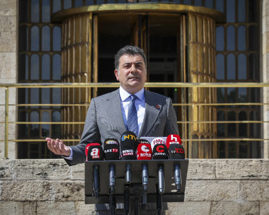 3 kişilik 'çağrı heyeti' talebi: Özgür Özel ekibi, olağanüstü kurultay için mahkemeye başvuracak