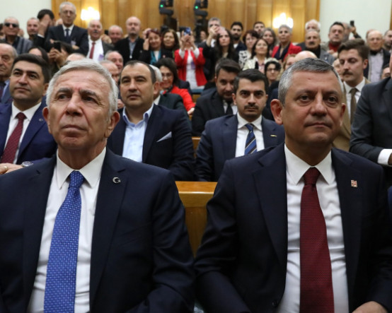 Mansur Yavaş'tan Özgür Özel'e tebrik telefonu