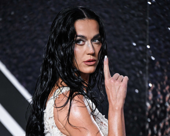 Katy Perry'den İran'a saldırı videosunda şarkısını kullanan Beyaz Saray'a sert tepki