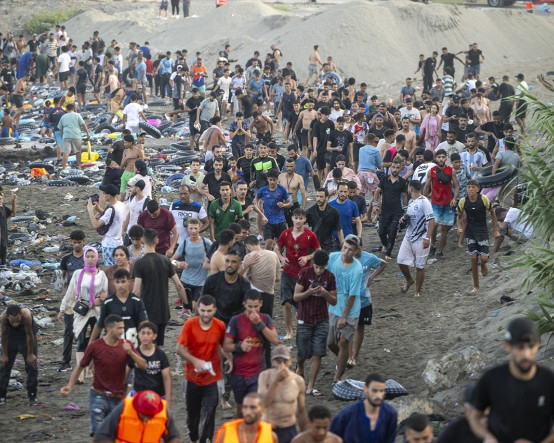 İspanya İçişleri Bakanı: Sebte'ye giriş yapan 72 bin düzensiz göçmenden 70 bini Fas'a döndü