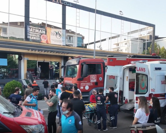Batman'da spor salonunda yangın: 2 kişi hayatını kaybetti, 1'i ağır 10 kişi yaralandı