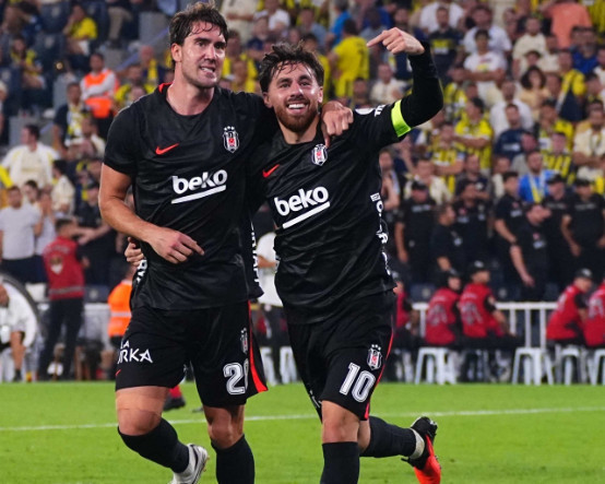 Beşiktaş bir sezonluk derbi orucunu bozdu, İsmail Kartal Fenerbahçe kariyerinde bir ilki yaşadı