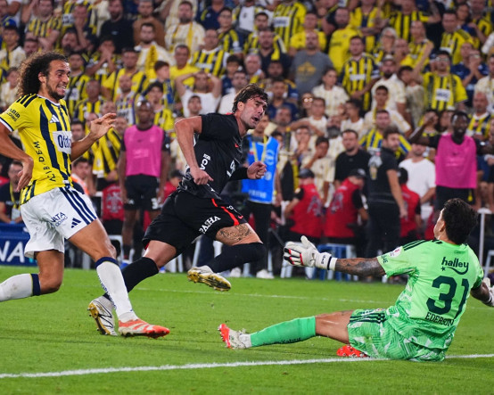 Sezonun ilk derbisi Beşiktaş'ın: Kadıköy'de geriden geldi, Vlahovic'in golüyle Fenerbahçe'yi devirdi