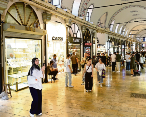 Çarşı sanki kapalı!..