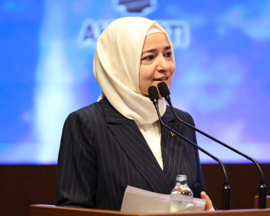 Fatma Betül Sayan Kaya'dan açıklama: AK Parti'deki tüm görevlerinden istifa etti