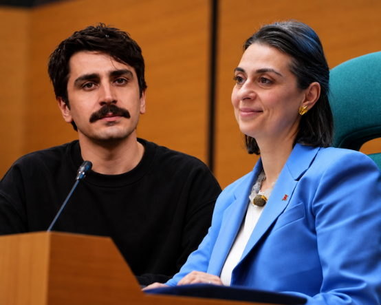Sinem Dedetaş'tan Deniz Göktaş'a yanıt: Beraber bir arada dönme hayalin beni çok duygulandırdı ve sevinçten ağlattı