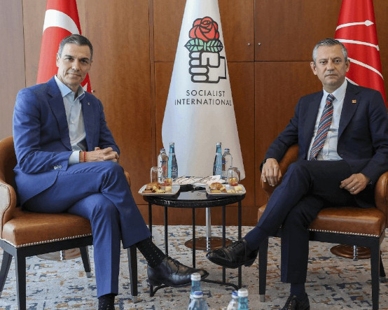 Sosyalist Enternasyonal CHP'nin üyeliğini dondurdu, Yeni Parti'nin başvurusunu kabul etti