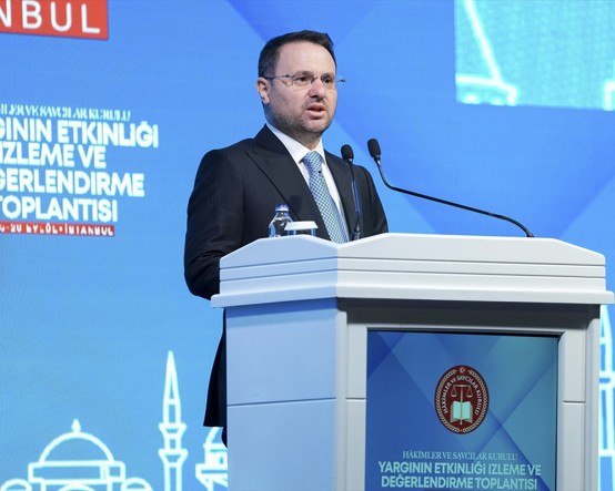 Adalet Bakanı Gürlek duyurdu: Milyarlarca liraya el konuldu, 32 bin 882 kişi tutuklandı