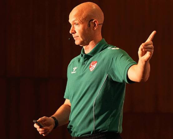 MHK duyurdu: Süper Lig'de hakemleri Anthony Taylor atayacak