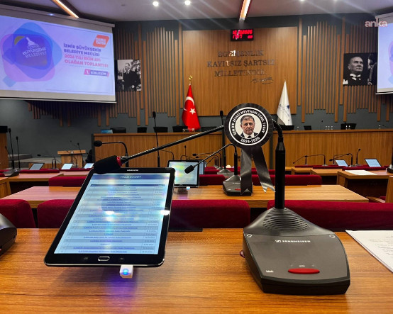 Cemil Tugay’ın AK Parti’ye geçişine tepki: İzmir’de meclis toplanamadı