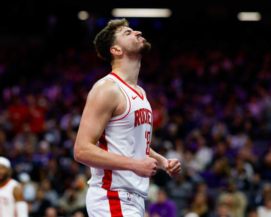 Alperen Şengün, NBA'de sezona "double-double" ile başladı