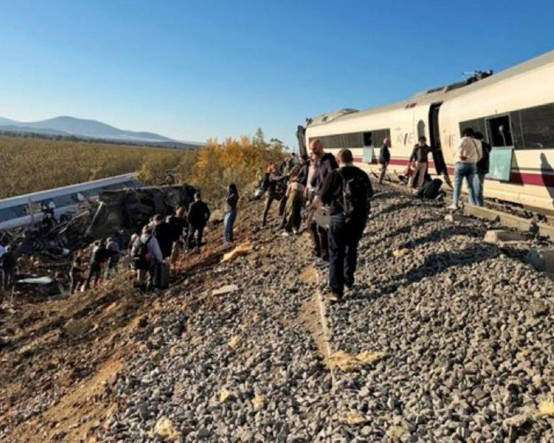 İspanya'da iki hızlı tren çarpıştı, çok sayıda ölü ve yaralı var
